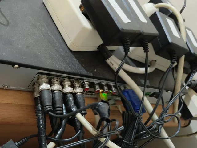 Perapian kabel & konektor DVR CCTV