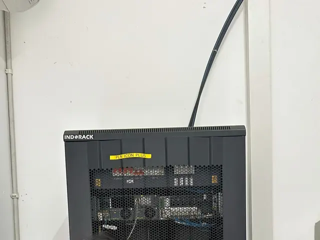 Instalasi rak jaringan di kantor